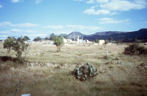 A camp for displaced persons as a result of South Arican incursions during the war. DW worked in partnership with the Angola Secretariat of State for Social Affairs (SEAS) and OMA (Angola women's organization) on the project.