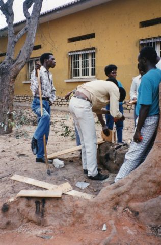 Workshop for building mobility aids for handicapped individuals.
Workshop for building mobility aids for disabled individuals; run in partnership with the Angola Secretariat of State for Social Affairs (SEAS).